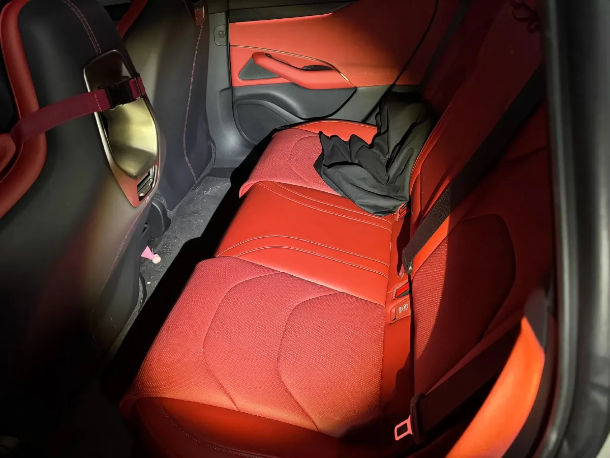 2024 MI SU7 BEV 101KWH,autocango,china used car exporter,china ev exporter,chinese used car exporter,chinese used ev exporter