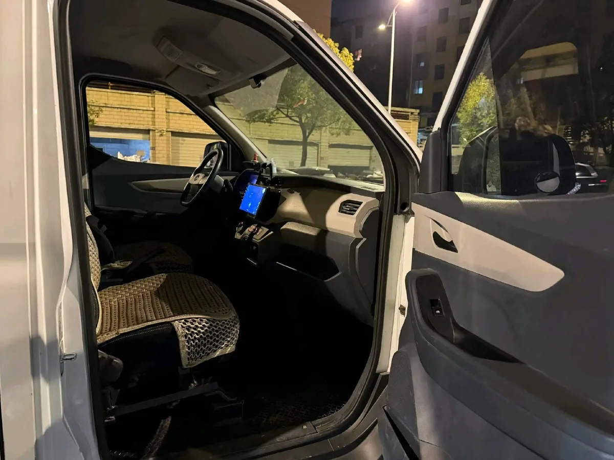 2023 MAXUS EV30 BEV 41.86KWH,autocango,china used car exporter,china ev exporter,chinese used car exporter,chinese used ev exporter