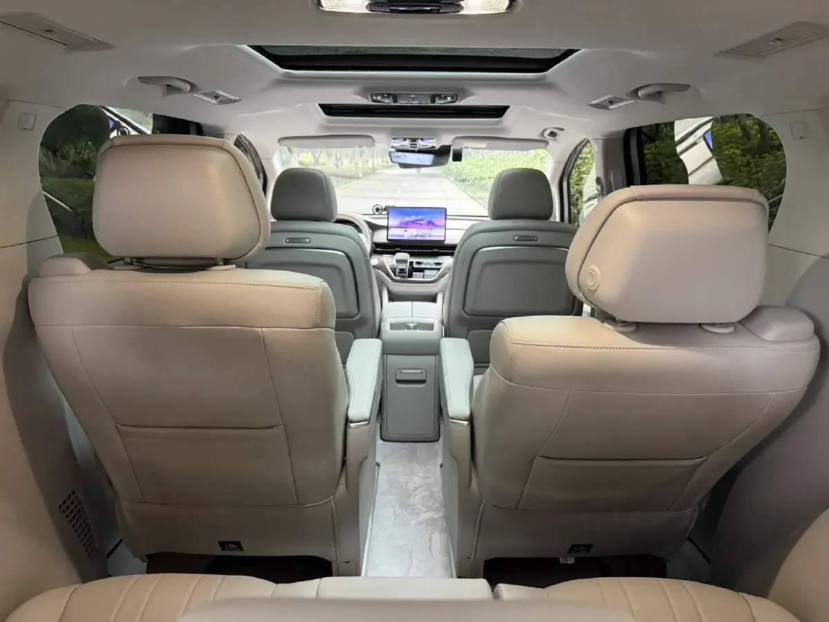 2025 Roewe iMAX8 1.5T 150HP L4 1DHT PHEV 24.7KWH,autocango,china used car exporter,china ev exporter,chinese used car exporter,chinese used ev exporter