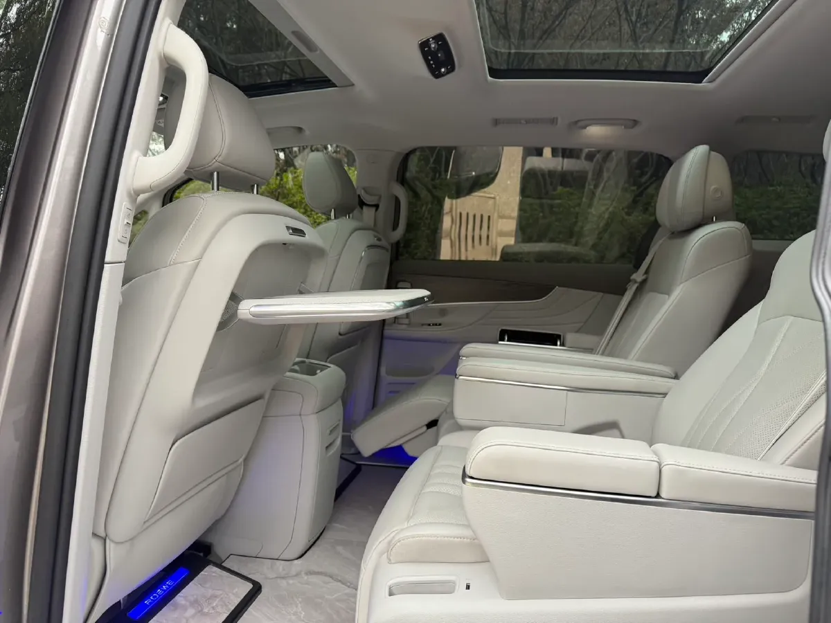 2025 Roewe iMAX8 1.5T 150HP L4 1DHT PHEV 24.7KWH,autocango,china used car exporter,china ev exporter,chinese used car exporter,chinese used ev exporter