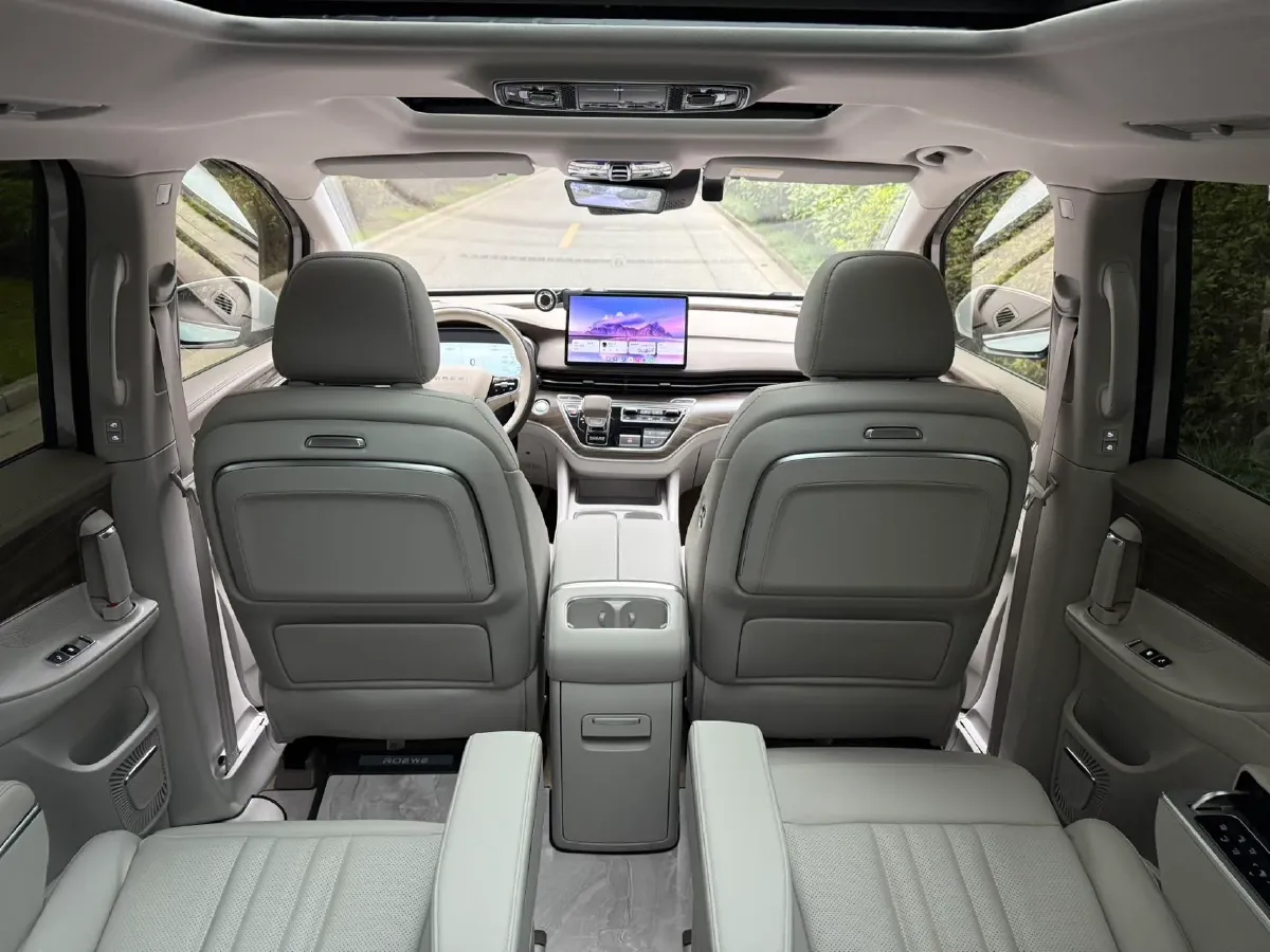 2025 Roewe iMAX8 1.5T 150HP L4 1DHT PHEV 24.7KWH,autocango,china used car exporter,china ev exporter,chinese used car exporter,chinese used ev exporter