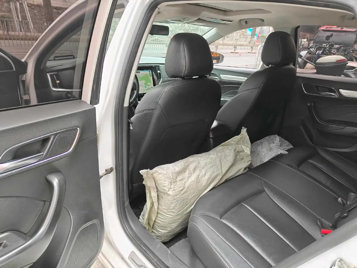 2017 Roewe i6 1.0T 125HP L3 2AT PHEV,autocango,china used car exporter,china ev exporter,chinese used car exporter,chinese used ev exporter