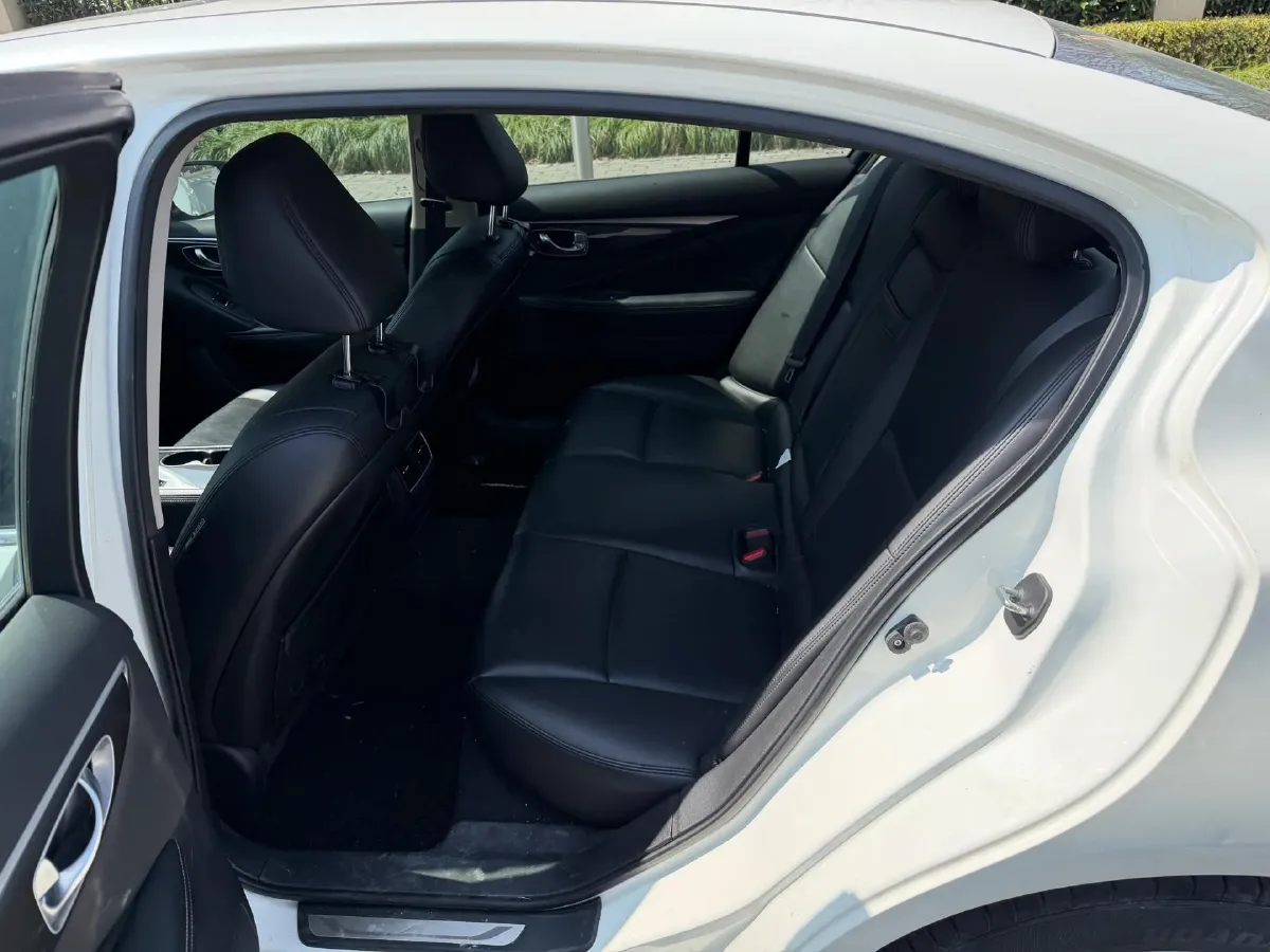 2016 Infiniti Q50L 2.0T 211HP L4 7AT,autocango,china used car exporter,china ev exporter,chinese used car exporter,chinese used ev exporter