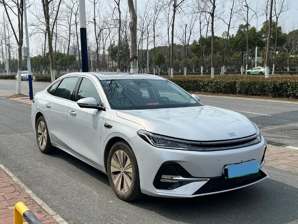 2025 Geely Galaxy A7 1.5L 112HP L4 1DHT PHEV,autocango,china used car exporter,china ev exporter,chinese used car exporter,chinese used ev exporter