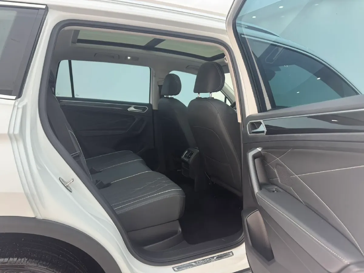 2023 Volkswagen Tiguan L 1.5T 160HP L4 7DCT,autocango,china used car exporter,china ev exporter,chinese used car exporter,chinese used ev exporter