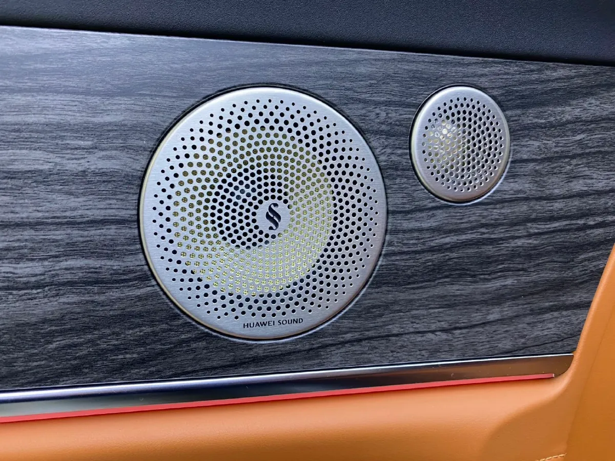 2024 AITO AITO M9 1.5T 152HP L4 REEV 42KWH,autocango,china used car exporter,china ev exporter,chinese used car exporter,chinese used ev exporter