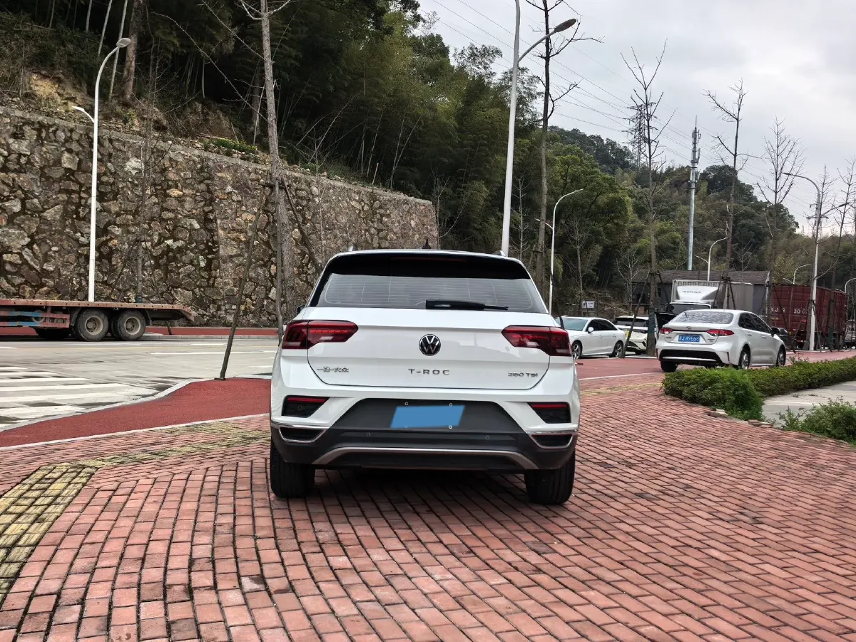 2022 Volkswagen T-Roc 1.4T 150HP L4 7DCT,autocango,china used car exporter,china ev exporter,chinese used car exporter,chinese used ev exporter
