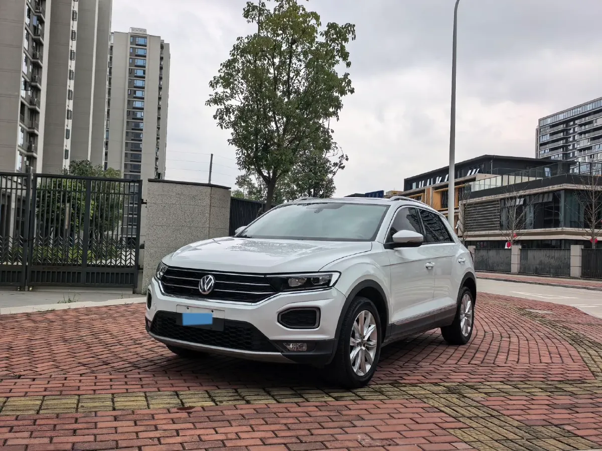 2022 Volkswagen T-Roc 1.4T 150HP L4 7DCT,autocango,china used car exporter,china ev exporter,chinese used car exporter,chinese used ev exporter