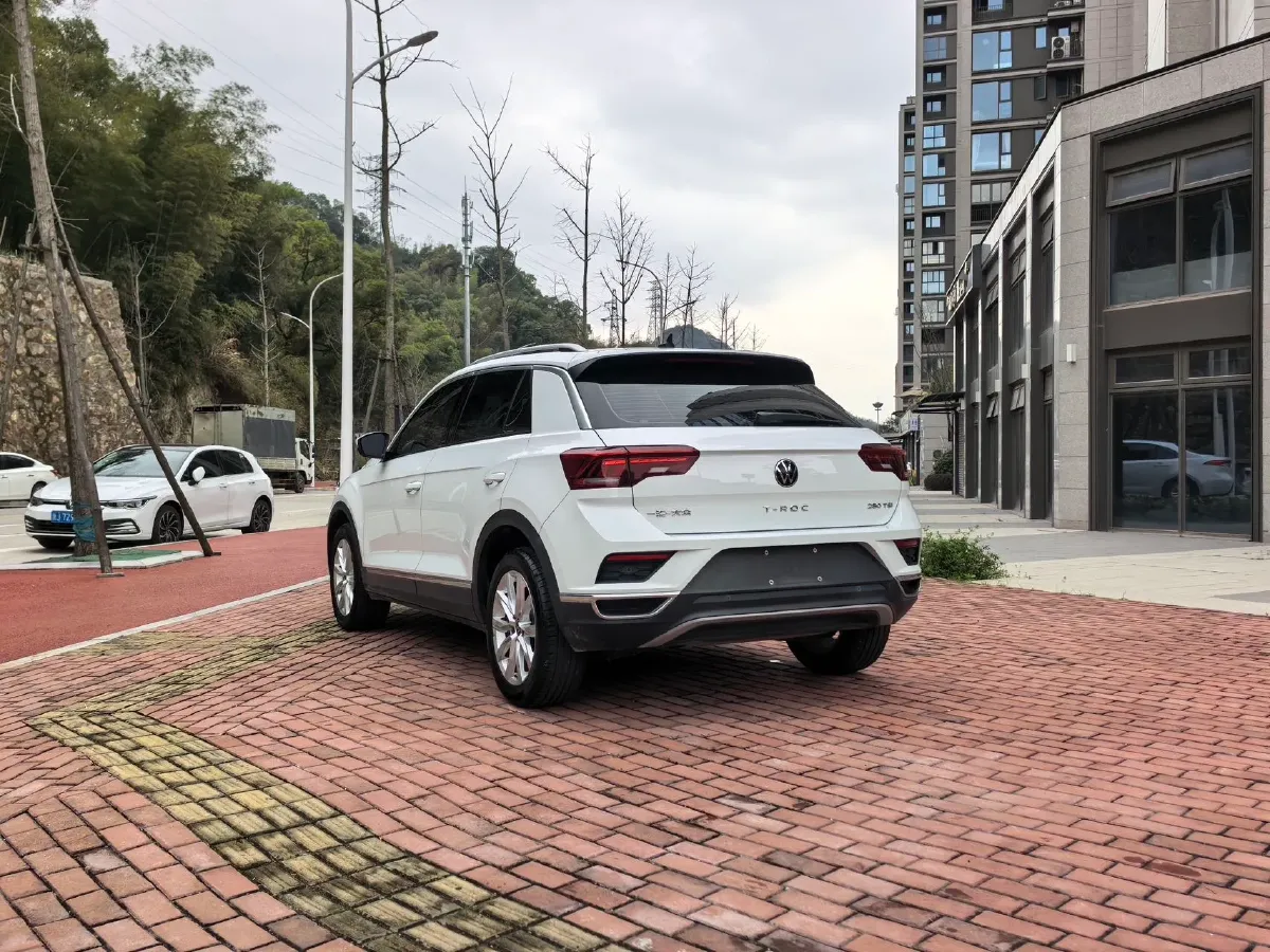 2022 Volkswagen T-Roc 1.4T 150HP L4 7DCT,autocango,china used car exporter,china ev exporter,chinese used car exporter,chinese used ev exporter
