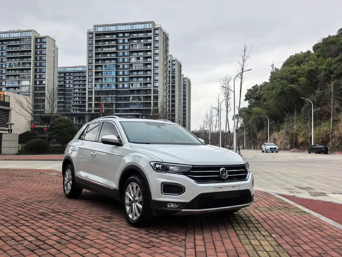 2022 Volkswagen T-Roc 1.4T 150HP L4 7DCT,autocango,china used car exporter,china ev exporter,chinese used car exporter,chinese used ev exporter