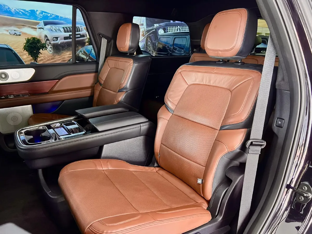 2022 BMW X7 3.0T 340HP L6 8AT,autocango,china used car exporter,china ev exporter,chinese used car exporter,chinese used ev exporter