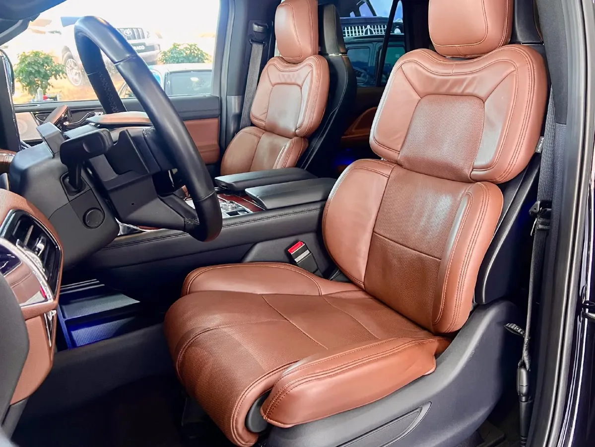 2022 BMW X7 3.0T 340HP L6 8AT,autocango,china used car exporter,china ev exporter,chinese used car exporter,chinese used ev exporter