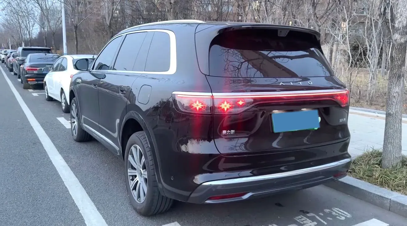 2025 AITO AITO M8 REEV 160HP REEV 53.4KWH,autocango,china used car exporter,china ev exporter,chinese used car exporter,chinese used ev exporter