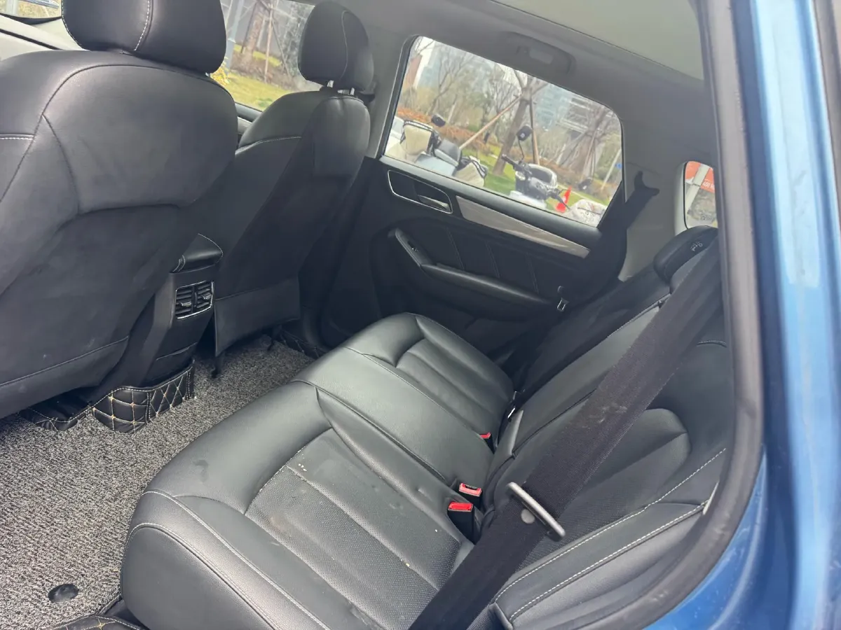 2018 Roewe RX5 1.5T 169HP L4 6MT,autocango,china used car exporter,china ev exporter,chinese used car exporter,chinese used ev exporter