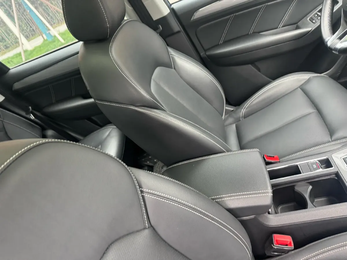 2018 Roewe RX5 1.5T 169HP L4 6MT,autocango,china used car exporter,china ev exporter,chinese used car exporter,chinese used ev exporter