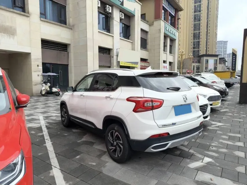 2017 HaiMa S5 Young Edition 1.6L 122HP L4 5MT,autocango,china used car exporter,china ev exporter,chinese used car exporter,chinese used ev exporter