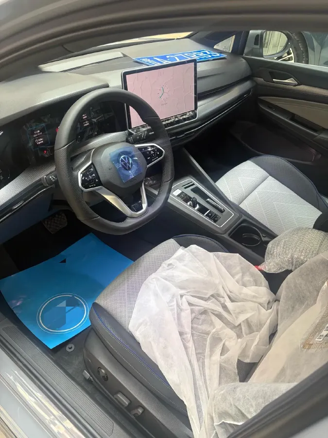 2025 Volkswagen Golf 1.5T 160HP L4 7DCT,autocango,china used car exporter,china ev exporter,chinese used car exporter,chinese used ev exporter