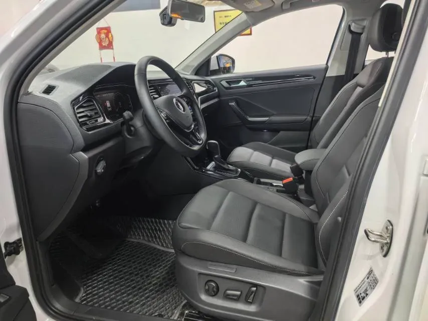 2022 Volkswagen T-Roc 1.4T 150HP L4 7DCT,autocango,china used car exporter,china ev exporter,chinese used car exporter,chinese used ev exporter
