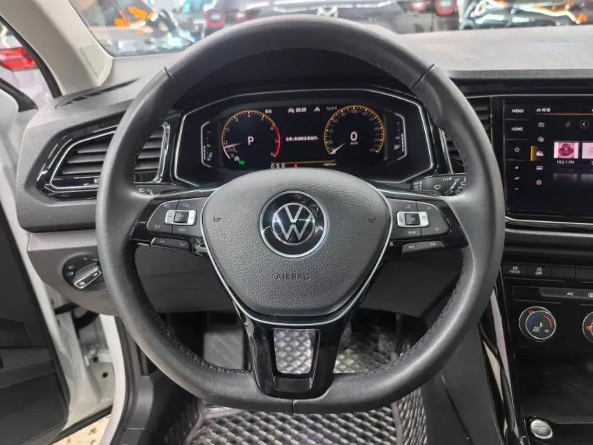 2022 Volkswagen T-Roc 1.4T 150HP L4 7DCT,autocango,china used car exporter,china ev exporter,chinese used car exporter,chinese used ev exporter