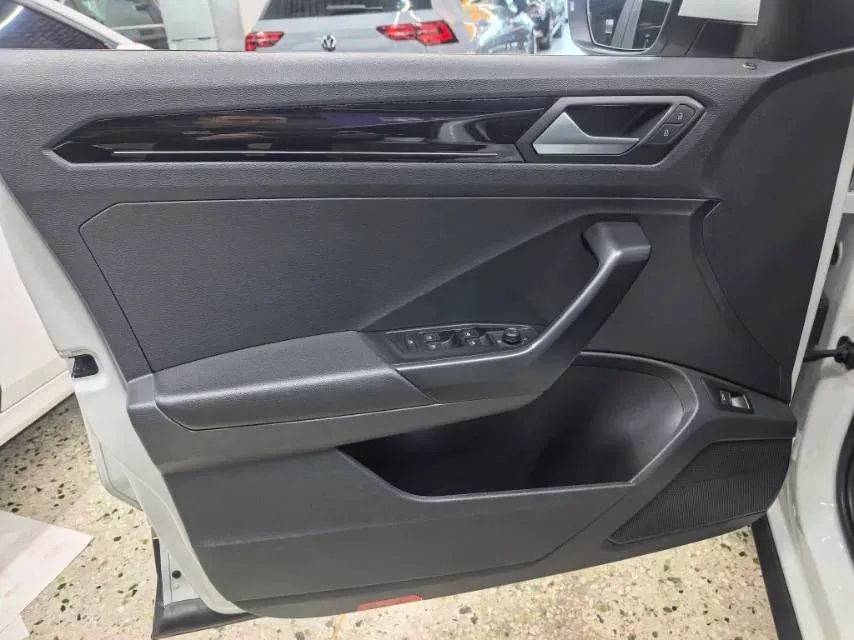 2022 Volkswagen T-Roc 1.4T 150HP L4 7DCT,autocango,china used car exporter,china ev exporter,chinese used car exporter,chinese used ev exporter