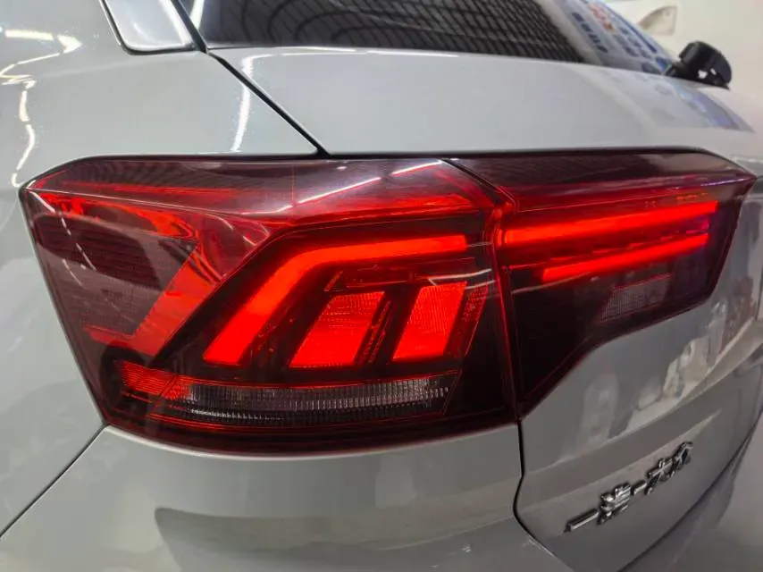 2022 Volkswagen T-Roc 1.4T 150HP L4 7DCT,autocango,china used car exporter,china ev exporter,chinese used car exporter,chinese used ev exporter