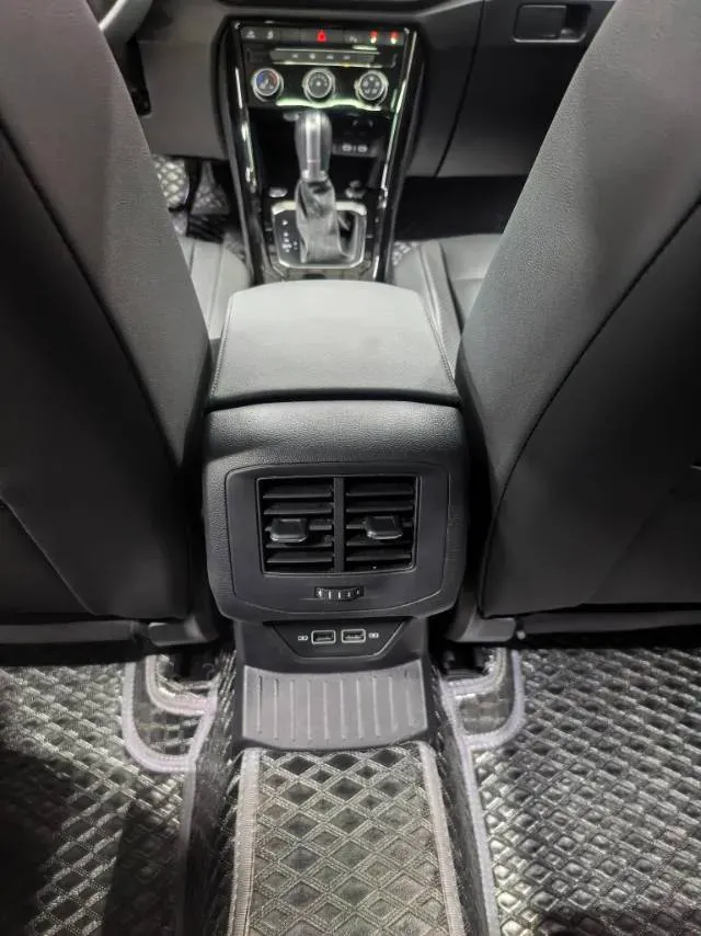 2022 Volkswagen T-Roc 1.4T 150HP L4 7DCT,autocango,china used car exporter,china ev exporter,chinese used car exporter,chinese used ev exporter