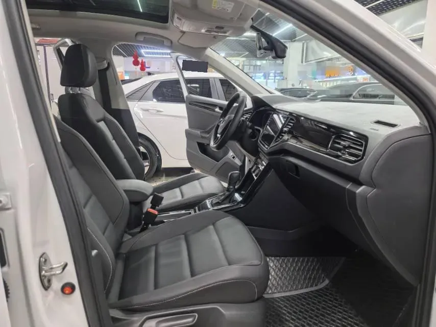 2022 Volkswagen T-Roc 1.4T 150HP L4 7DCT,autocango,china used car exporter,china ev exporter,chinese used car exporter,chinese used ev exporter