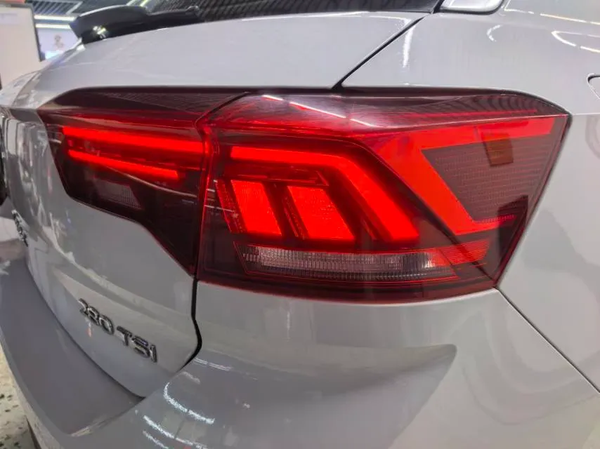 2022 Volkswagen T-Roc 1.4T 150HP L4 7DCT,autocango,china used car exporter,china ev exporter,chinese used car exporter,chinese used ev exporter