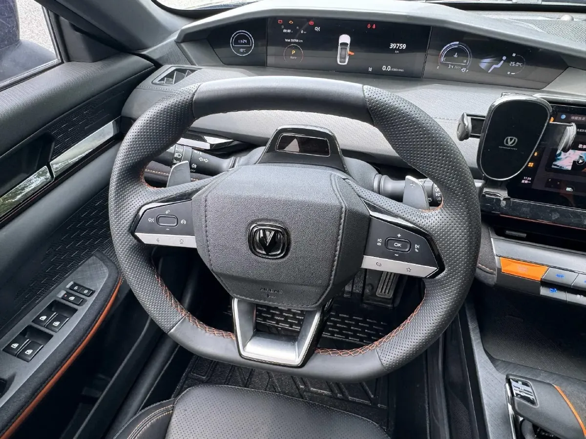 2022 ChangAn UNI-V 1.5T 188HP L4 7DCT,autocango,china used car exporter,china ev exporter,chinese used car exporter,chinese used ev exporter