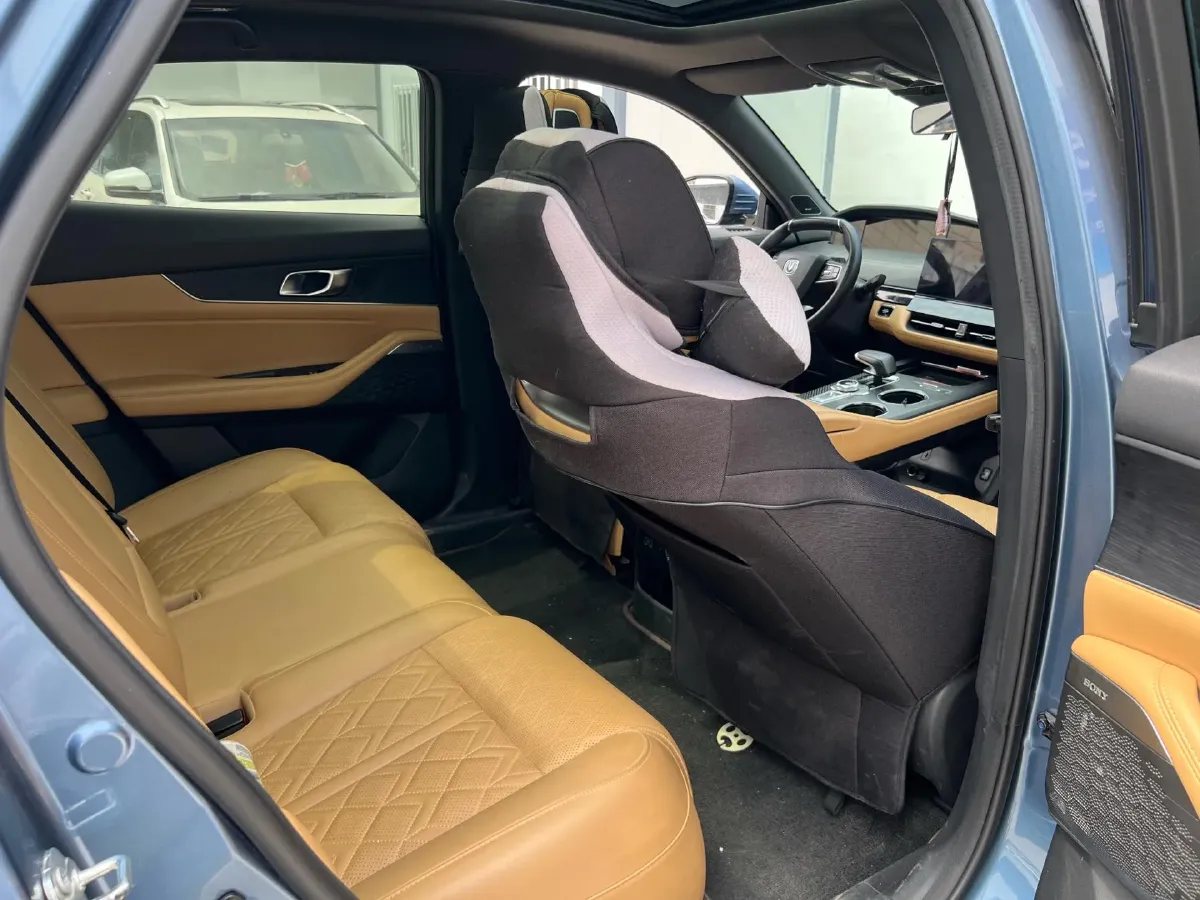 2021 ChangAn UNI-K 2.0T 233HP L4 8AT,autocango,china used car exporter,china ev exporter,chinese used car exporter,chinese used ev exporter