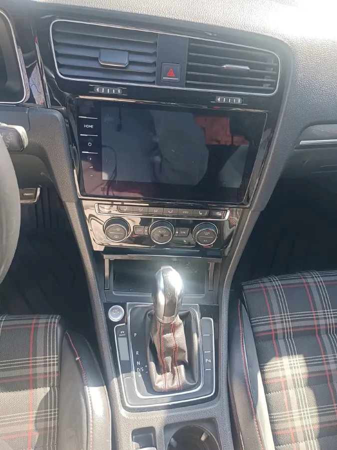 2018 Volkswagen GolfGTI 2.0T 220HP L4 7DCT,autocango,china used car exporter,china ev exporter,chinese used car exporter,chinese used ev exporter