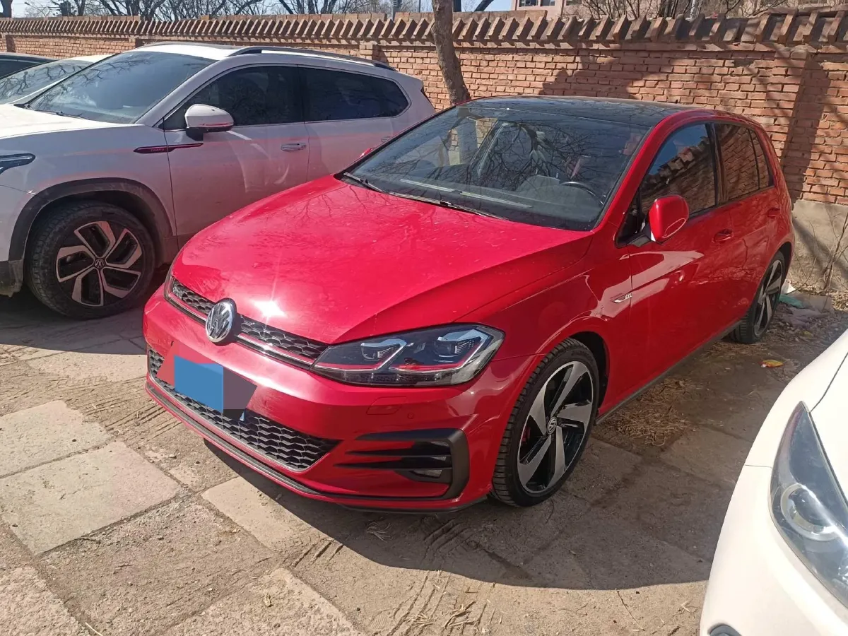 2018 Volkswagen GolfGTI 2.0T 220HP L4 7DCT,autocango,china used car exporter,china ev exporter,chinese used car exporter,chinese used ev exporter
