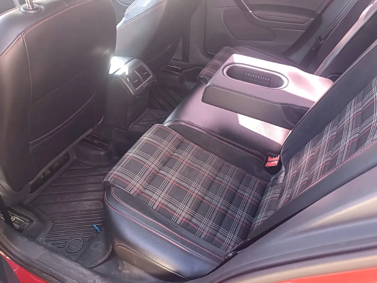 2018 Volkswagen GolfGTI 2.0T 220HP L4 7DCT,autocango,china used car exporter,china ev exporter,chinese used car exporter,chinese used ev exporter