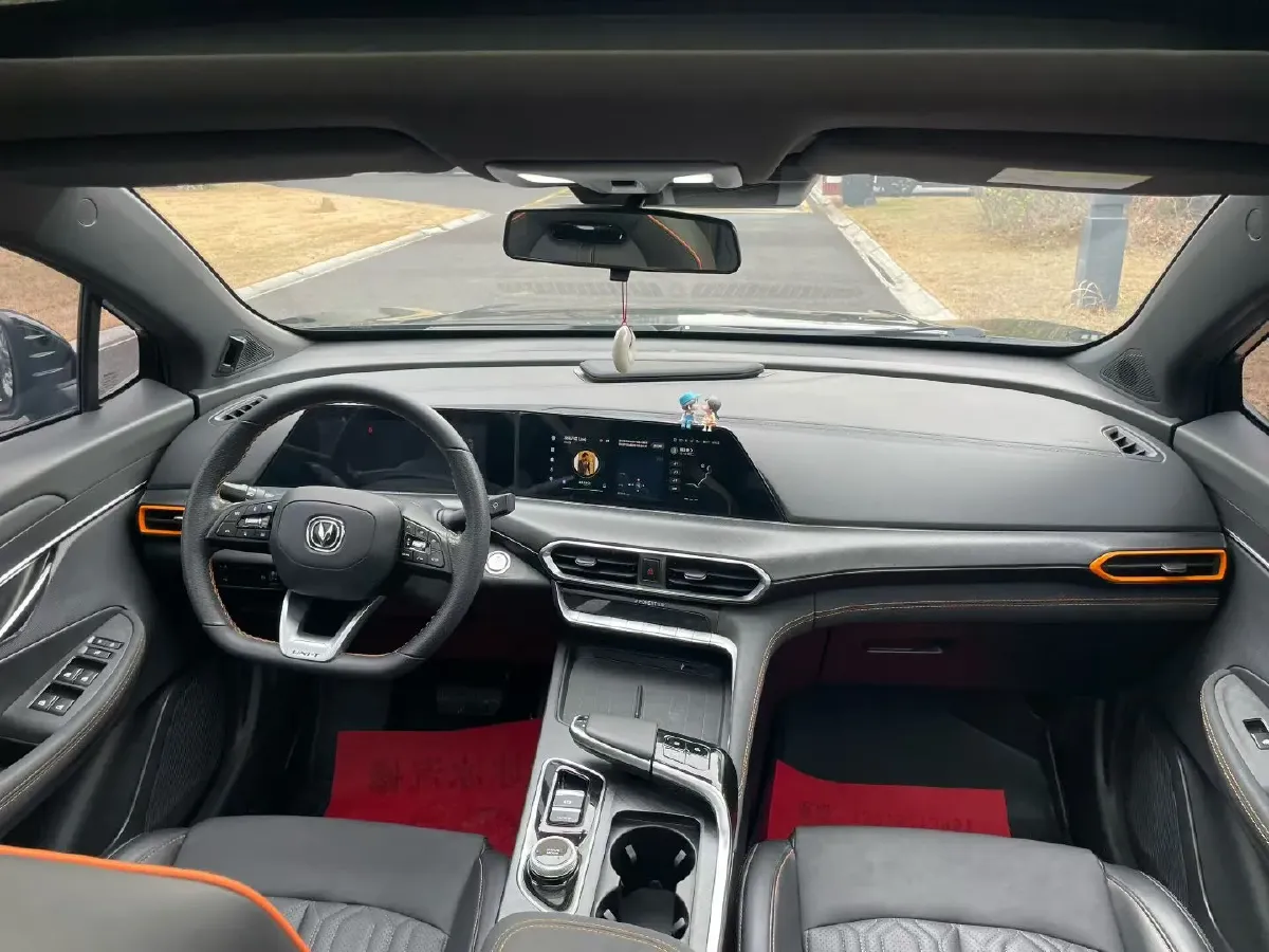 2022 ChangAn UNI-T 1.5T 188HP L4 7DCT,autocango,china used car exporter,china ev exporter,chinese used car exporter,chinese used ev exporter