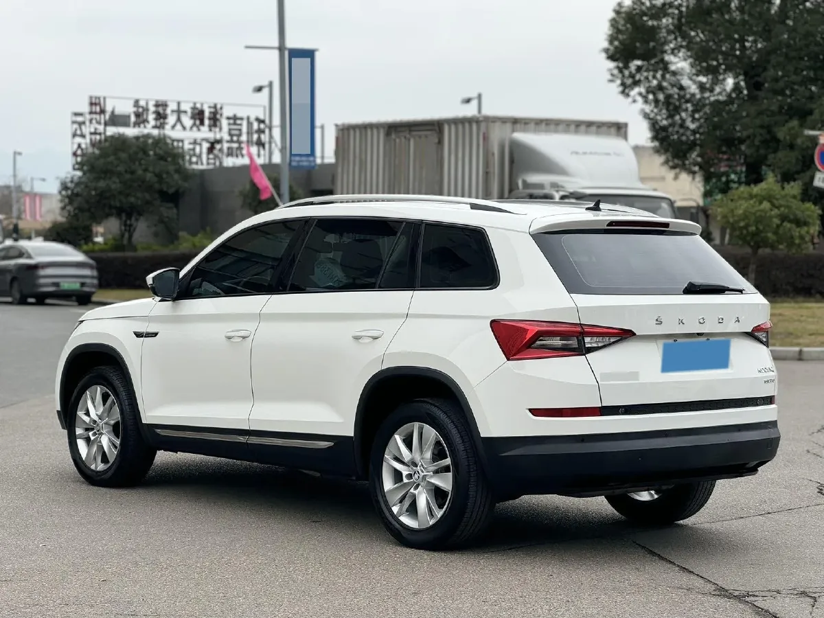 2020 Skoda Kodiak 2.0T 186HP L4 7DCT,autocango,china used car exporter,china ev exporter,chinese used car exporter,chinese used ev exporter