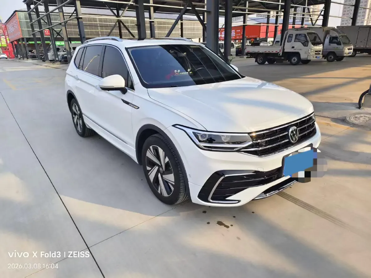 2023 Volkswagen Tiguan L 2.0T 186HP L4 7DCT,autocango,china used car exporter,china ev exporter,chinese used car exporter,chinese used ev exporter