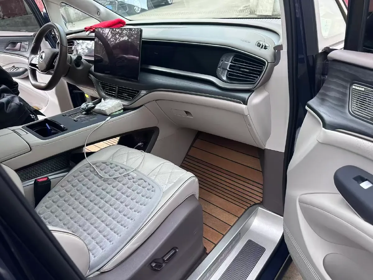 2022 Jaguar XFL 2.0T 250HP L4 8AT,autocango,china used car exporter,china ev exporter,chinese used car exporter,chinese used ev exporter