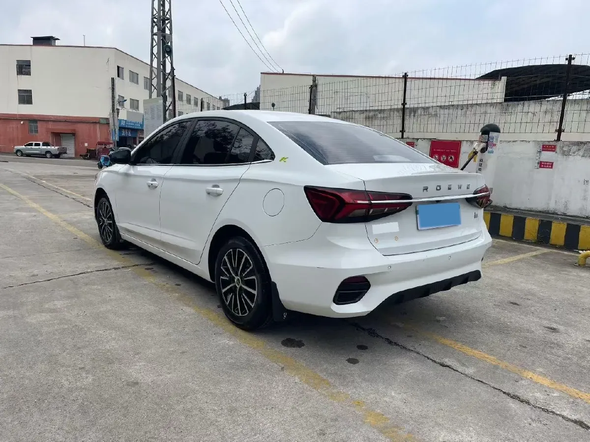 2021 Roewe i5 1.5L 120HP L4 CVT,autocango,china used car exporter,china ev exporter,chinese used car exporter,chinese used ev exporter