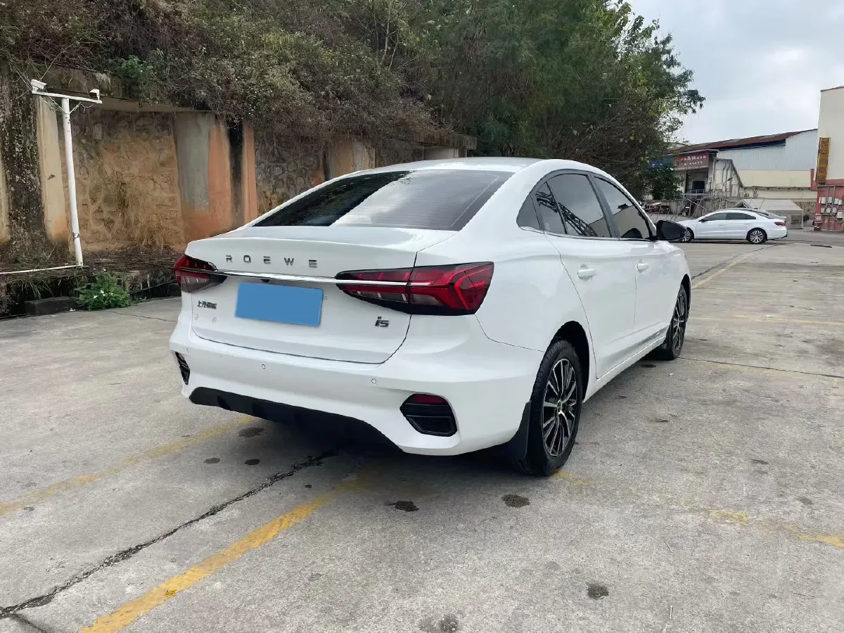 2021 Roewe i5 1.5L 120HP L4 CVT,autocango,china used car exporter,china ev exporter,chinese used car exporter,chinese used ev exporter