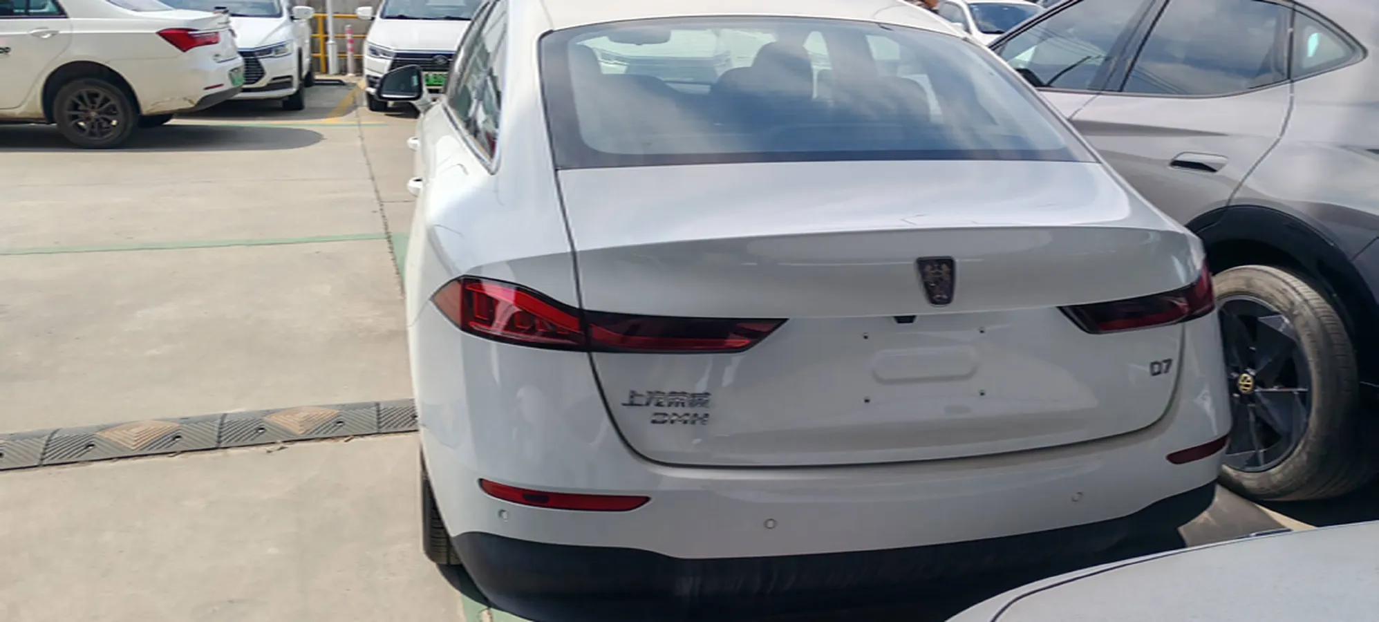 2025 Roewe D7 1.5L 112HP L4 1DHT PHEV 19.7KWH,autocango,china used car exporter,china ev exporter,chinese used car exporter,chinese used ev exporter