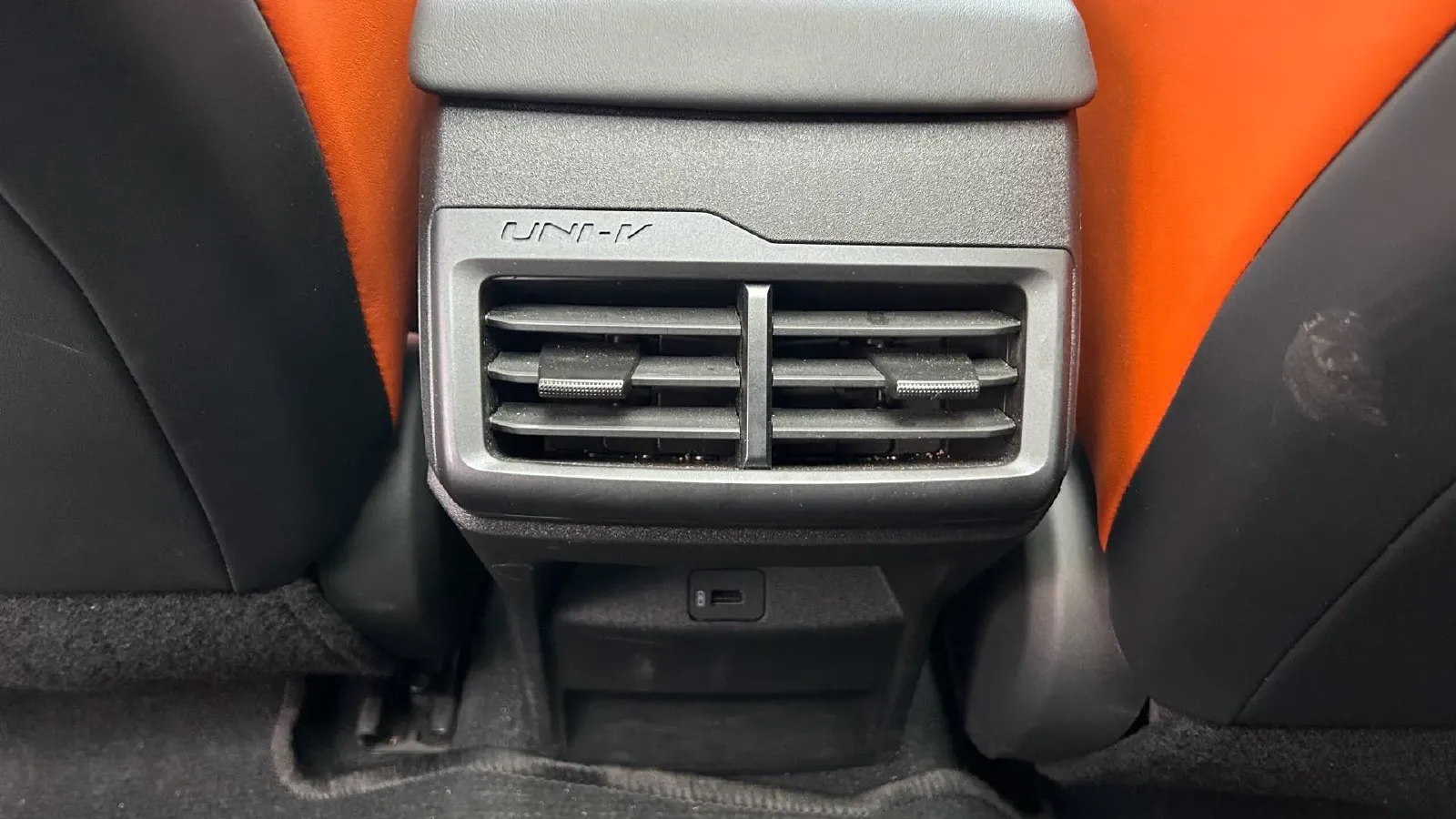 2024 ChangAn UNI-V 1.5T 188HP L4 7DCT,autocango,china used car exporter,china ev exporter,chinese used car exporter,chinese used ev exporter