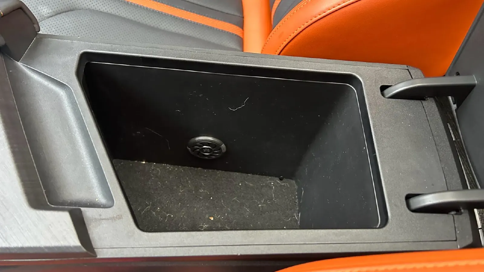 2024 ChangAn UNI-V 1.5T 188HP L4 7DCT,autocango,china used car exporter,china ev exporter,chinese used car exporter,chinese used ev exporter