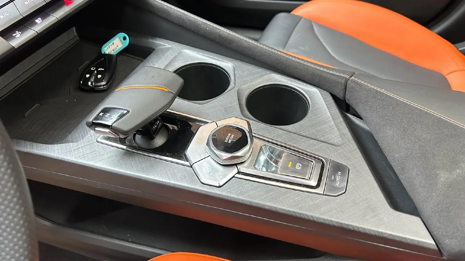 2024 ChangAn UNI-V 1.5T 188HP L4 7DCT,autocango,china used car exporter,china ev exporter,chinese used car exporter,chinese used ev exporter