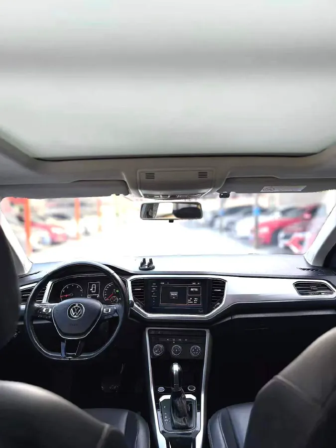 2022 Volkswagen T-Roc 1.4T 150HP L4 7DCT,autocango,china used car exporter,china ev exporter,chinese used car exporter,chinese used ev exporter