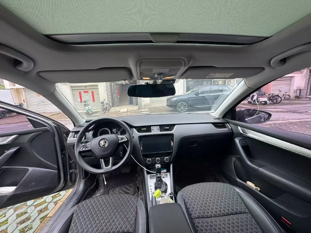 2019 Skoda Octavia 1.5L 116HP L4 6AT,autocango,china used car exporter,china ev exporter,chinese used car exporter,chinese used ev exporter