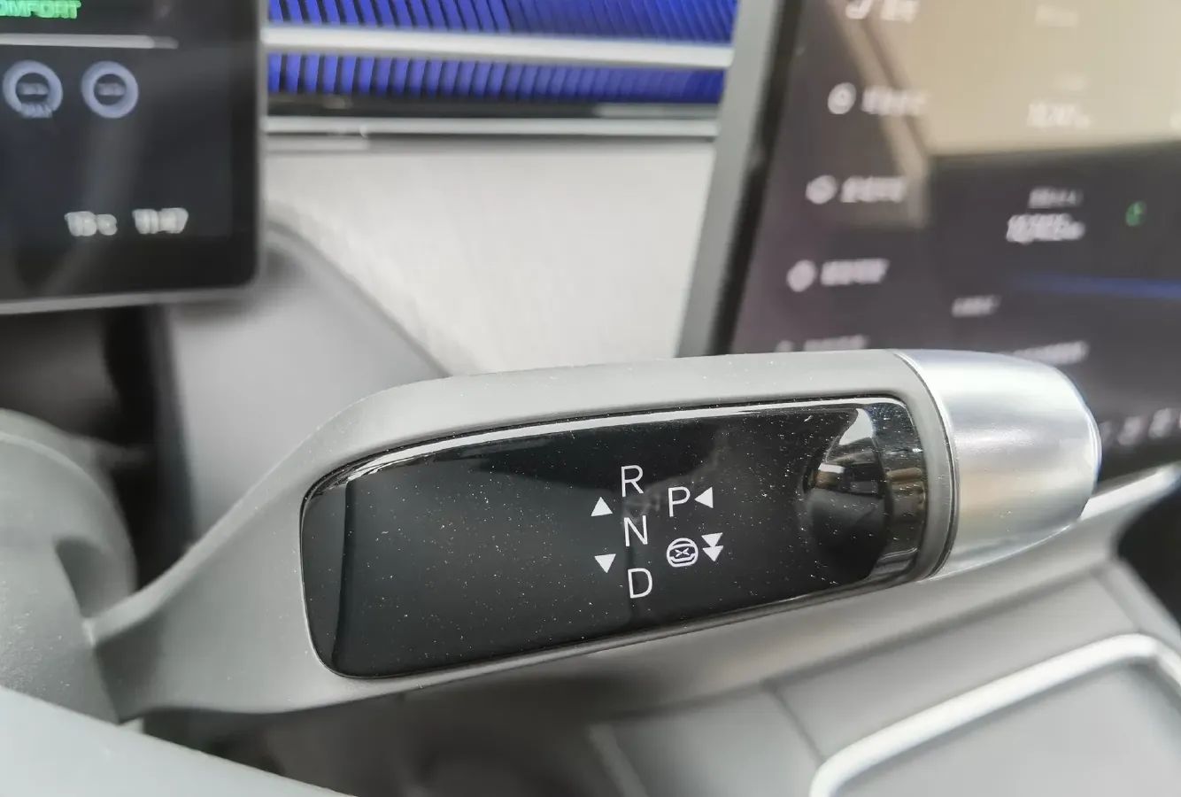 2025 Xpeng G6 BEV 68.5KWH,autocango,china used car exporter,china ev exporter,chinese used car exporter,chinese used ev exporter