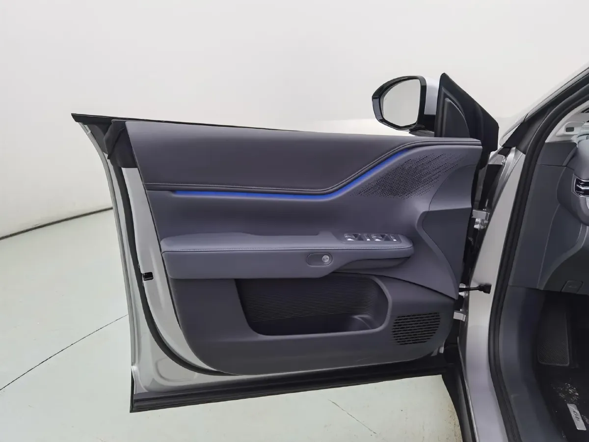 2025 Xpeng G6 BEV 68.5KWH,autocango,china used car exporter,china ev exporter,chinese used car exporter,chinese used ev exporter