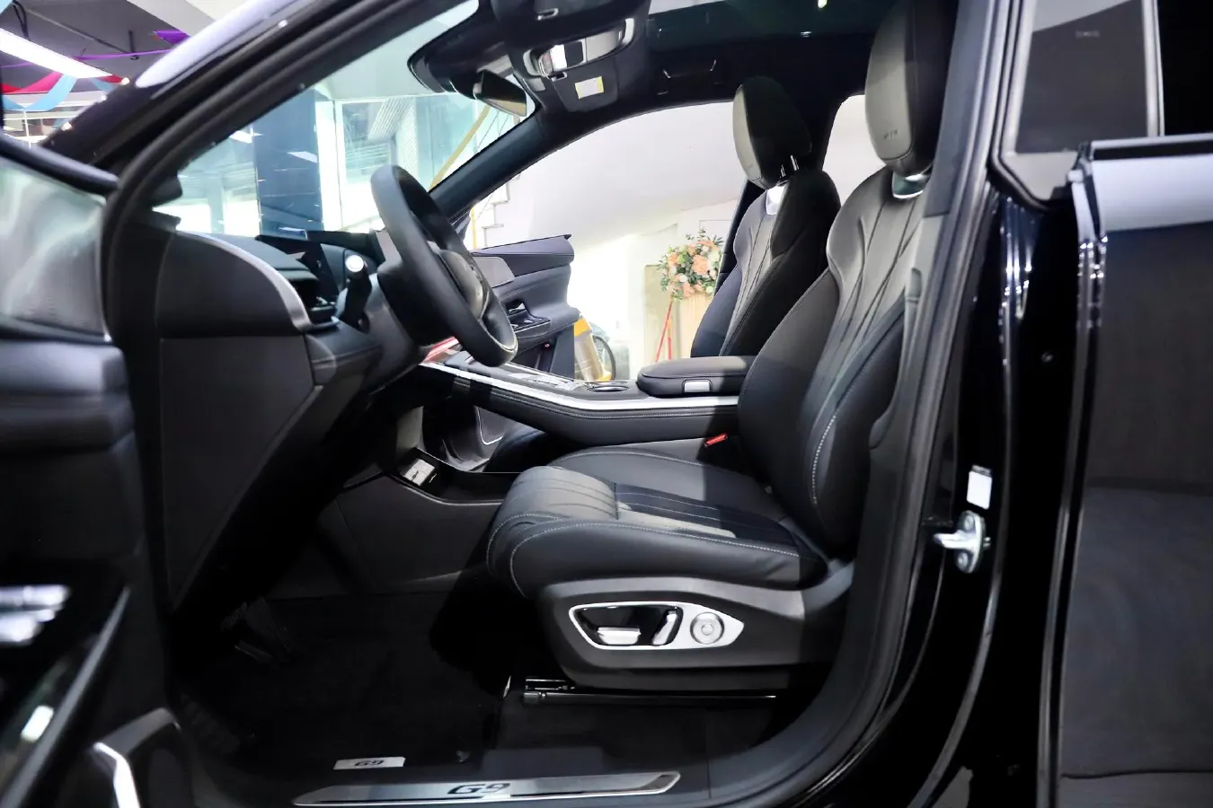 2025 Xpeng G9 BEV 93.1KWH,autocango,china used car exporter,china ev exporter,chinese used car exporter,chinese used ev exporter