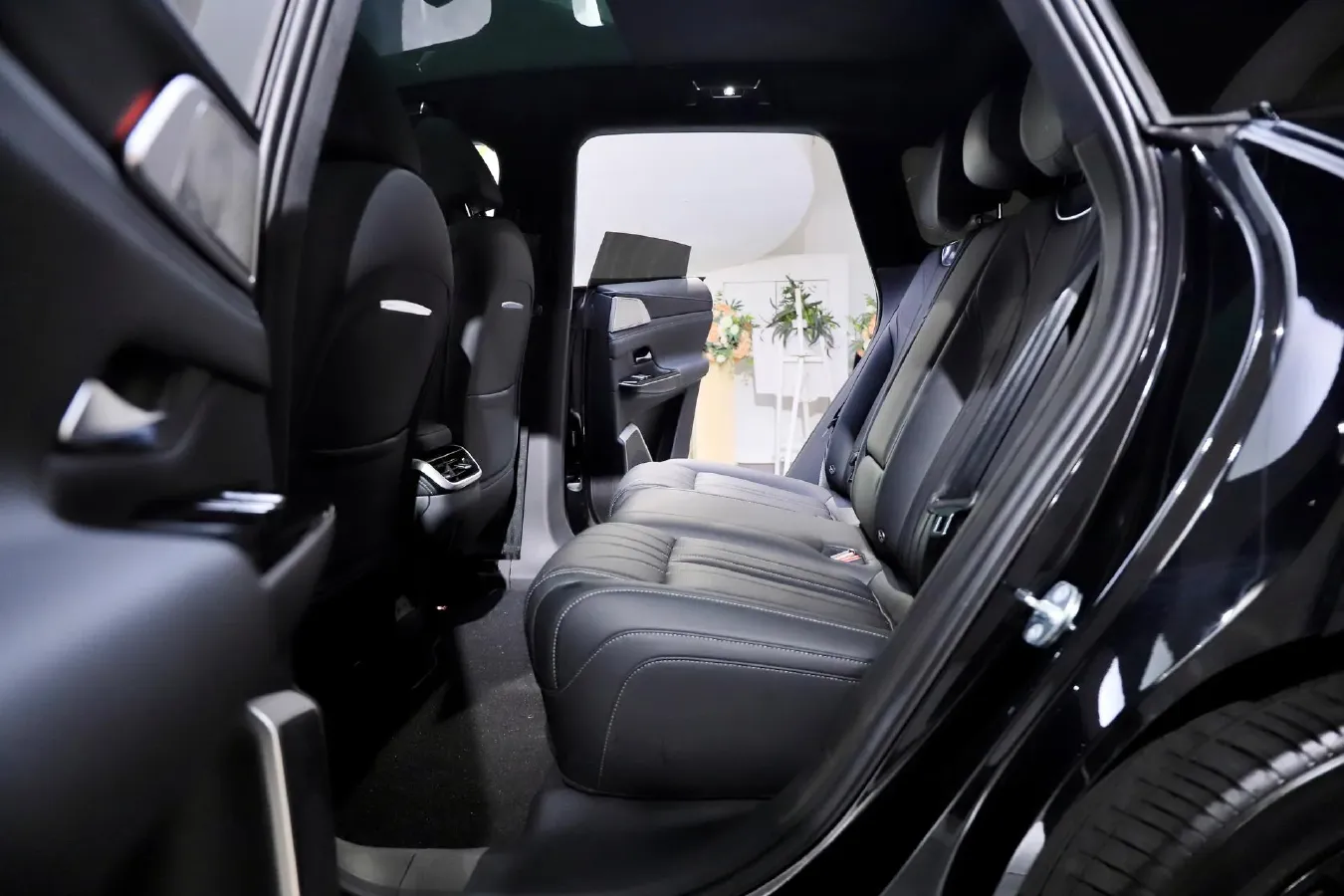 2025 Xpeng G9 BEV 93.1KWH,autocango,china used car exporter,china ev exporter,chinese used car exporter,chinese used ev exporter