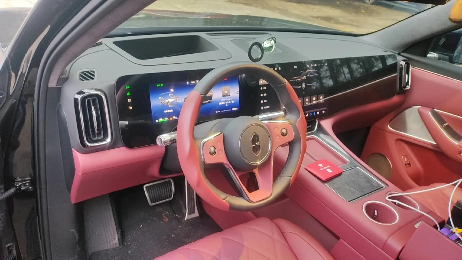 2025 AITO AITO M8 REEV 160HP REEV 53.4KWH,autocango,china used car exporter,china ev exporter,chinese used car exporter,chinese used ev exporter